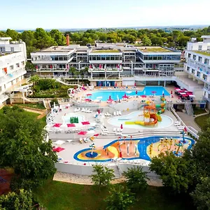 2* Szálloda Delfin Plava Laguna